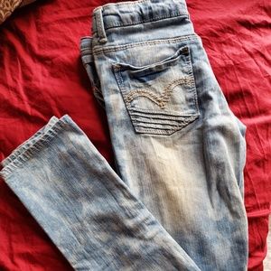 🌺 Like new Levi's jeans. Girls size 14.🌺